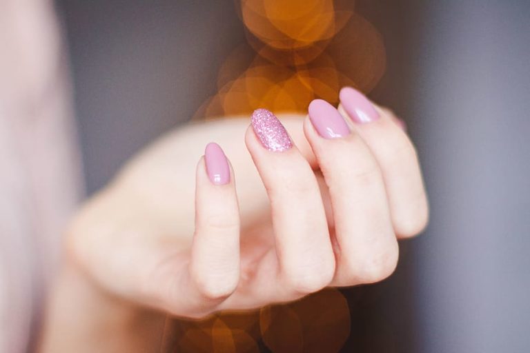9 Tips for Growing and Maintaining Healthy Nails